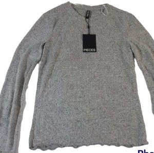NWT Pieces Long Sleeve Super Soft Grey Lightweight Sweater Sz M